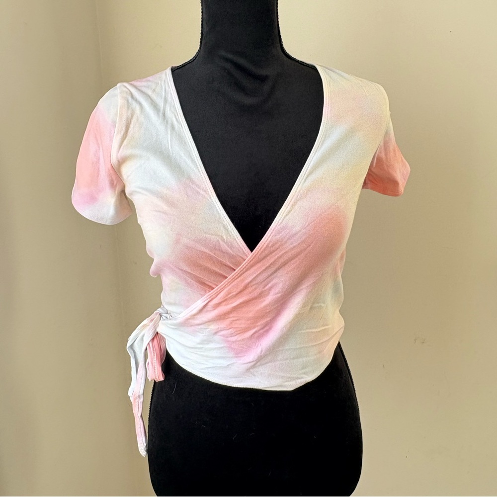 NWT HOLLISTER MUST HAVE COLLECTION TIE FRONT WRAP BABY TEE TIE DYE PASTEL M